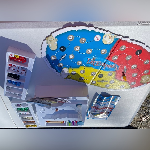 Dicecapades dice game. Complete set. Like new. Family fun! - Picture 4 of 6